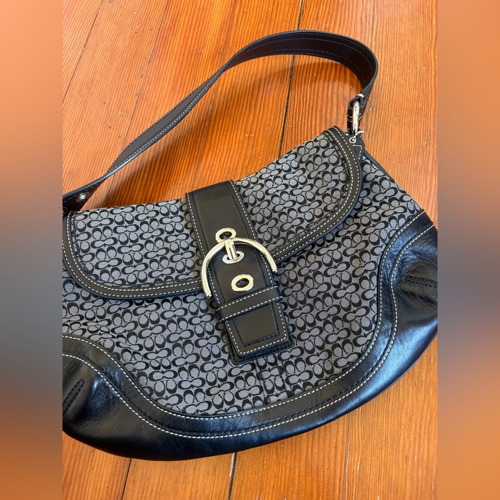 Coach F10926 Vintage Soho Black Leather & Signature C Canvas Shoulder/Tote Bag - Picture 5 of 9